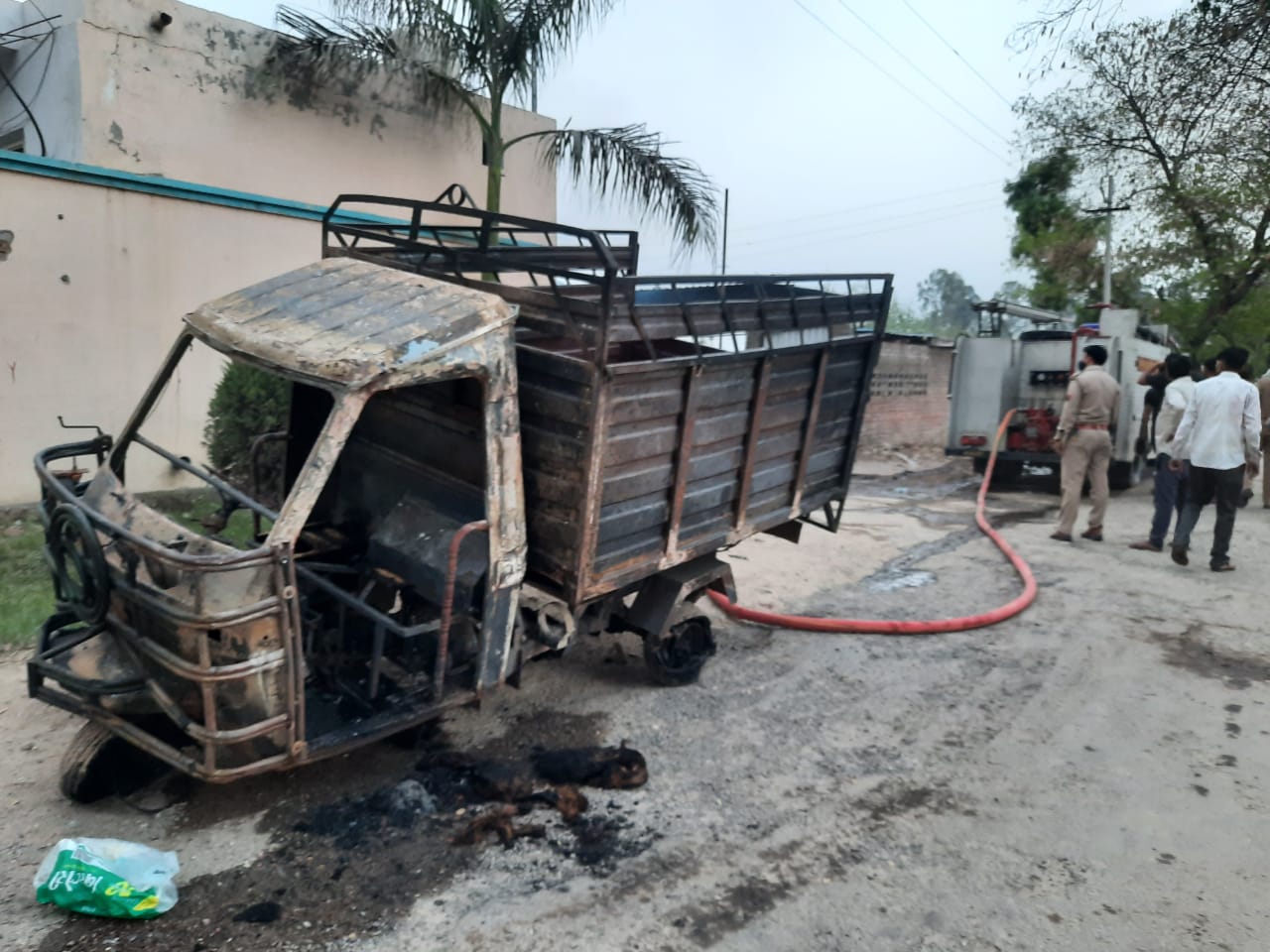 Fire in cardboard factories in Moradabad 3